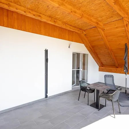 Apartma Pr' Bavnc Lesce (Upper Carniola)