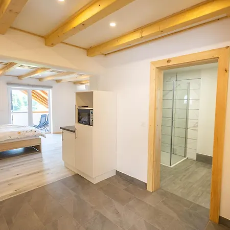 Apartma Pr' Bavnc דירה לאסצה